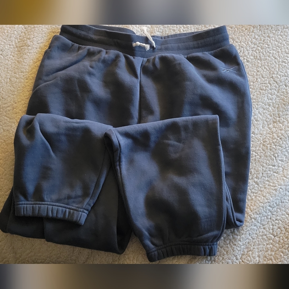 🎽Reebok Cropped Sweat Set - Picture 4 of 6